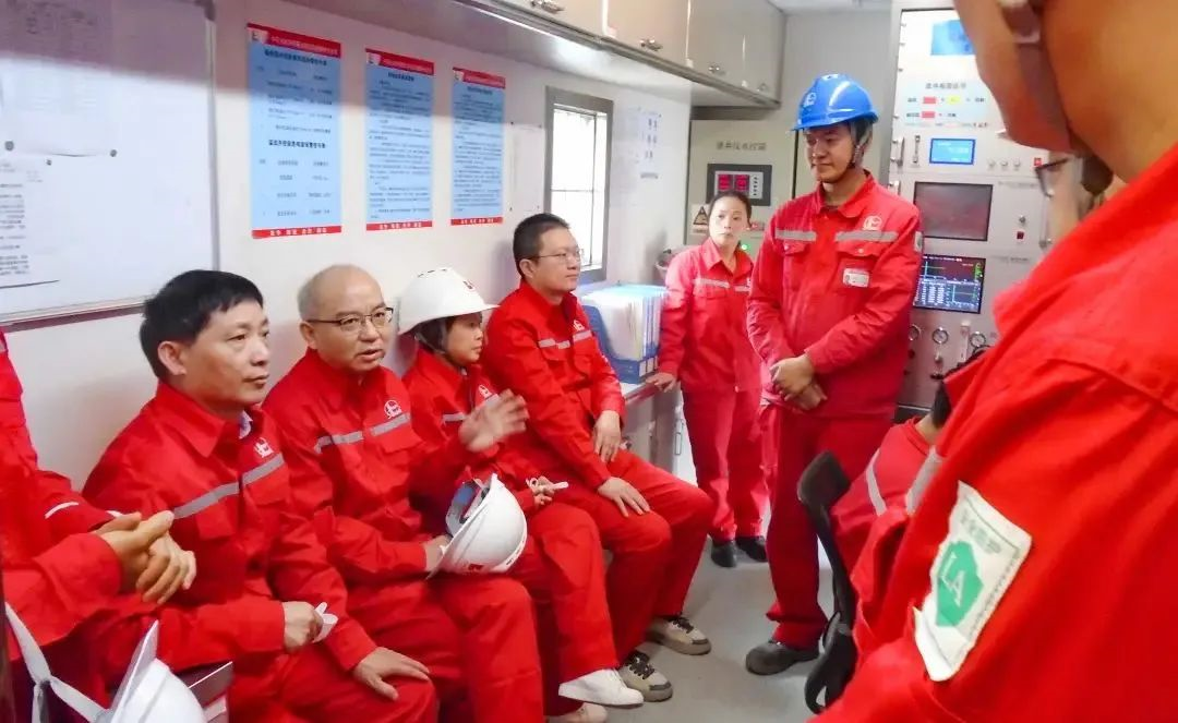 情系员工到一线,传递关怀暖人心(图2) 情系员工到一线,传递关怀暖人心(图2)